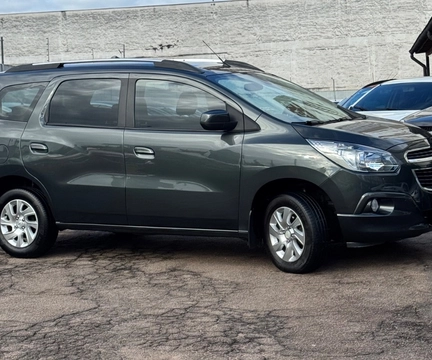 Chevrolet Spin 2016 Cinza — foto 1 de 3