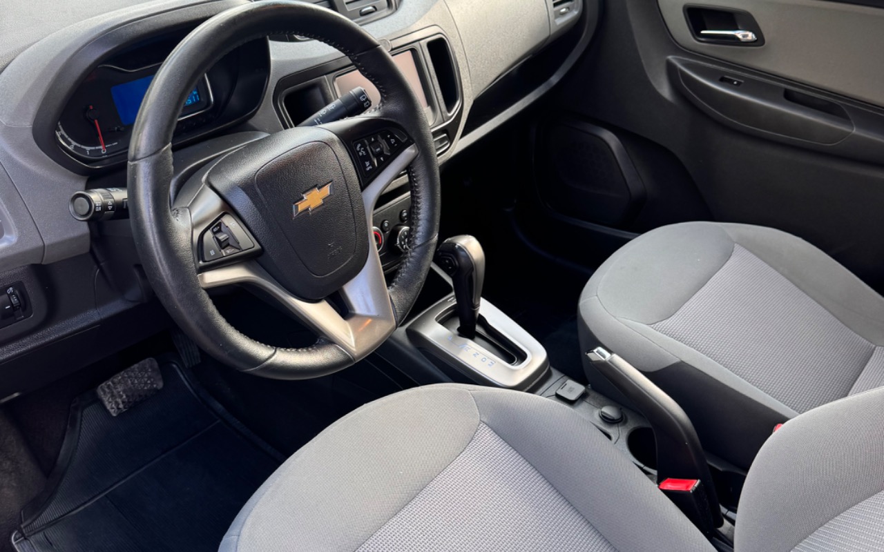 imagem-https://www.socarrao.com.br/sc-vehicle-images-prod/2135788/1781558009976-SU1HXzY4NjAuanBlZw.jpeg