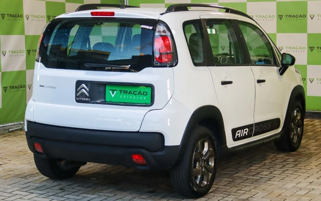 imagem-https://www.socarrao.com.br/sc-vehicle-images-prod/2137074/1788547295915-gb-77be641.jpg