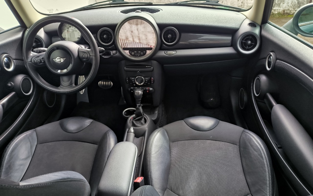 imagem-https://www.socarrao.com.br/sc-vehicle-images-prod/2139622/1781570111031-SU1HLTIwMjYwNjA0LVdBMDAxNygxKS5qcGc.jpg
