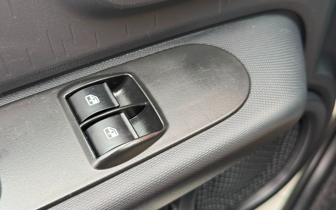 imagem-https://www.socarrao.com.br/sc-vehicle-images-prod/2150342/1781613546976-V2hhdHNBcHAgSW1hZ2UgMjAyNi0wNi0xNSBhdCAxMS40OC4xMCAoMykuanBlZw.jpeg