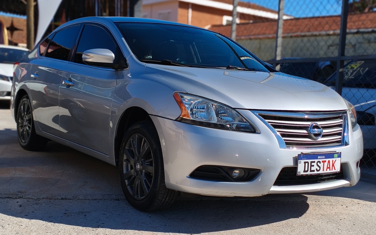 Nissan Sentra 2016 Prata — foto 1 de 3
