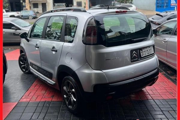 imagem-https://www.socarrao.com.br/sc-vehicle-images-prod/2153207/1781623012293-8072926_2_B_8fd570e9b7.jpg