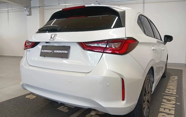 imagem-https://www.socarrao.com.br/sc-vehicle-images-prod/2153492/1784725589547-5SWTnBxOwW4FjOPrk6rmM0a83seZfos4.jpg