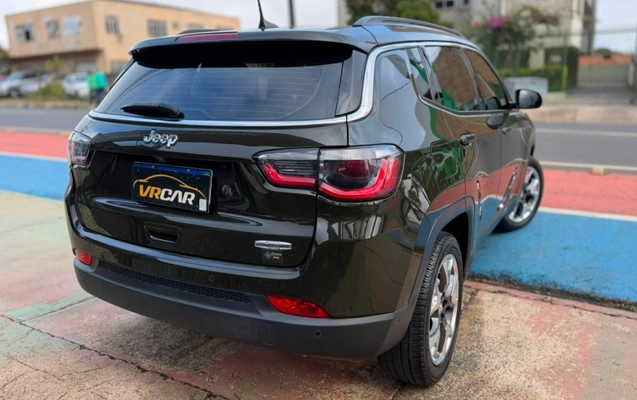 imagem-https://www.socarrao.com.br/sc-vehicle-images-prod/2153547/1786472386136-Bu7OHN2JmqZOXlzCBUD6wDHtkpiEWLiC.jpg