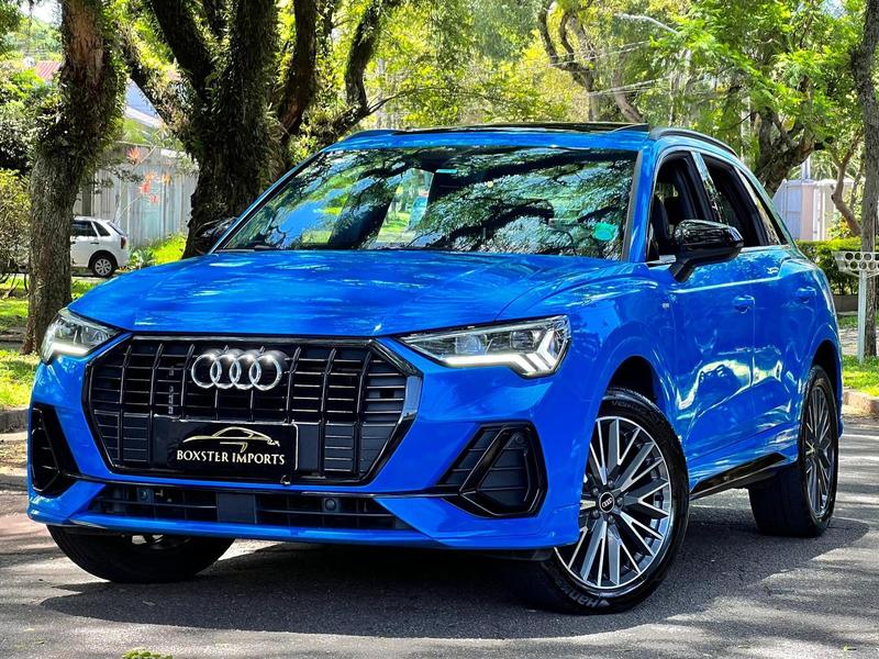Audi Q3 1.4 TFSI/TFSI Flex S-tronic 5p na cor Azul em Curitiba / PR - 21537