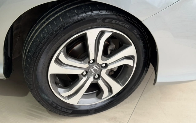 imagem-https://www.socarrao.com.br/sc-vehicle-images-prod/2155864/1789656739657-003_aa72578eaa70c25d6120601e8a7faa76.jpeg