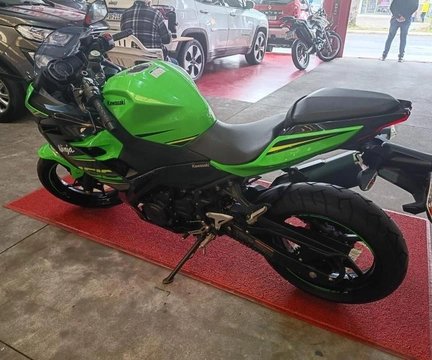 Kawasaki NINJA 400 2019 Verde — foto 1 de 3
