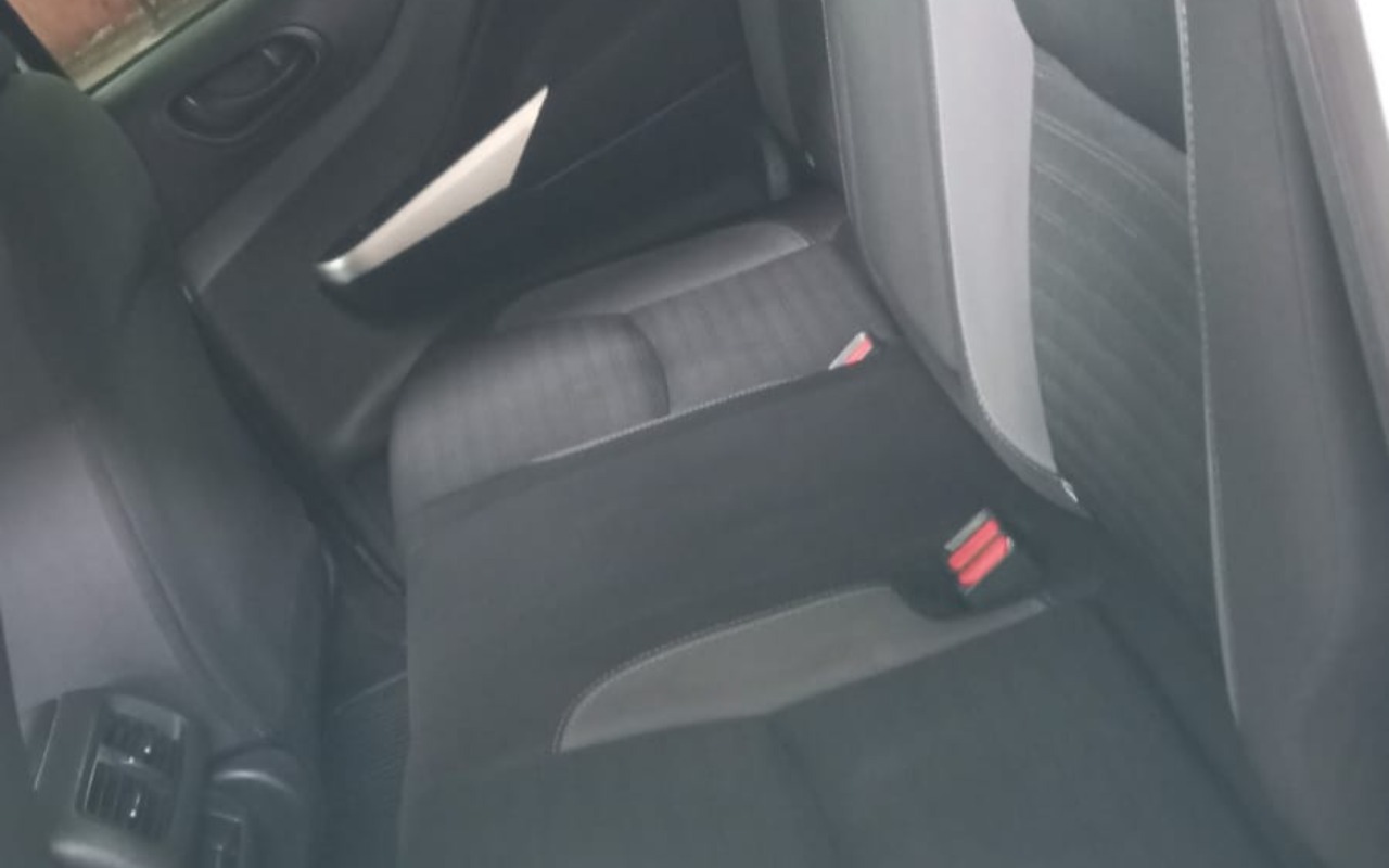 imagem-https://www.socarrao.com.br/sc-vehicle-images-prod/2156974/1781633241423-NGI3ZmMyMzMtNTI5MS00M2MwLWE0OWYtMThkOWFlYTE0MWQ2LmpwZw.jpg