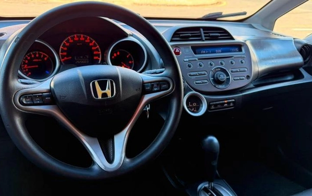 imagem-https://www.socarrao.com.br/sc-vehicle-images-prod/2157285/1787661644201-8152941_7_B_7207dfe04e.jpeg