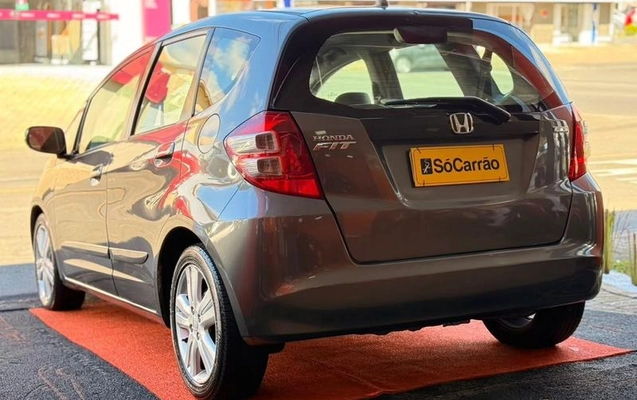 imagem-https://www.socarrao.com.br/sc-vehicle-images-prod/2157285/1787661644201-8152941_7_B_7b853e7bc4.jpeg