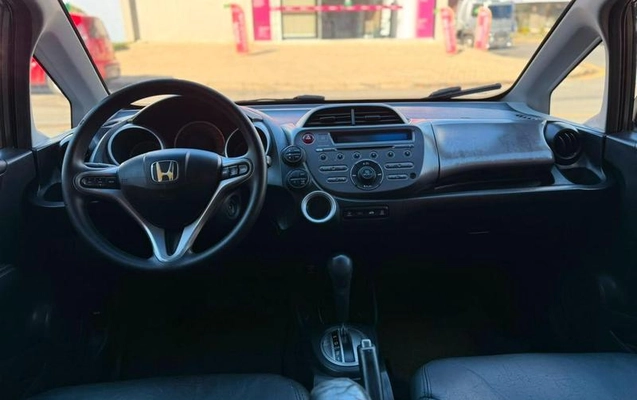 imagem-https://www.socarrao.com.br/sc-vehicle-images-prod/2157285/1787661644204-8152941_9_B_1368172e5e.jpeg