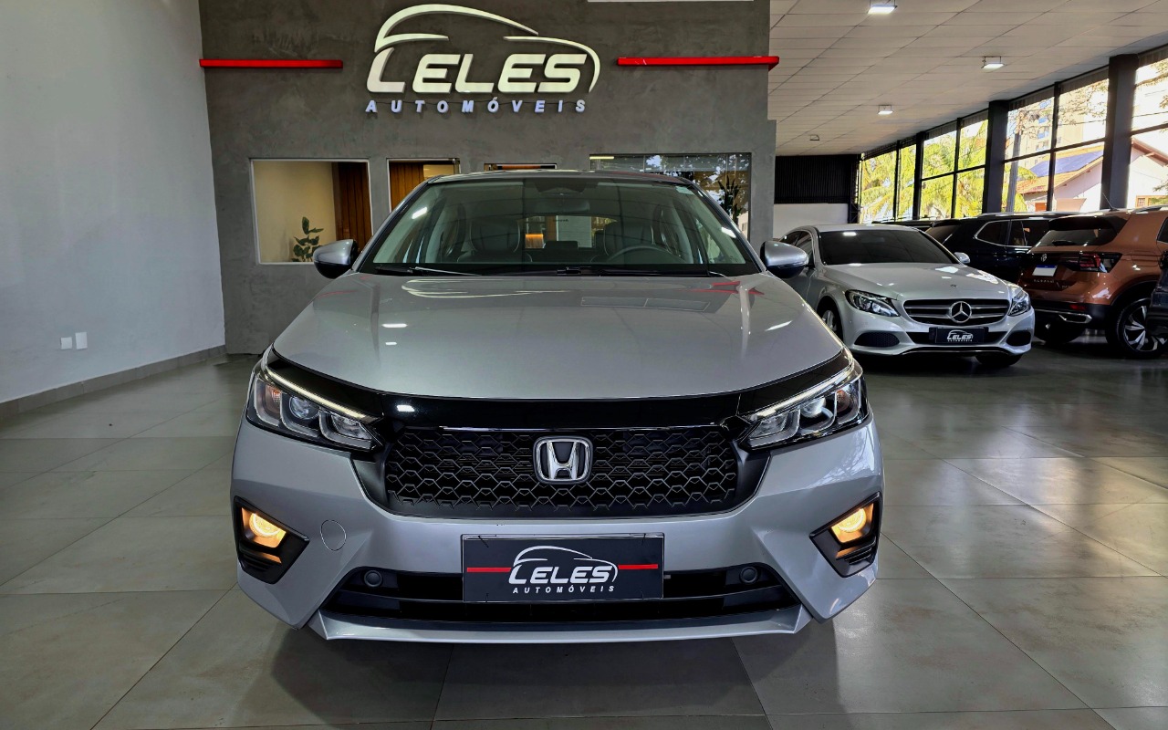 imagem-https://www.socarrao.com.br/sc-vehicle-images-prod/2157347/1781633790619-MjAyNjA1MzBfMDkyMTUxLmpwZw.jpg