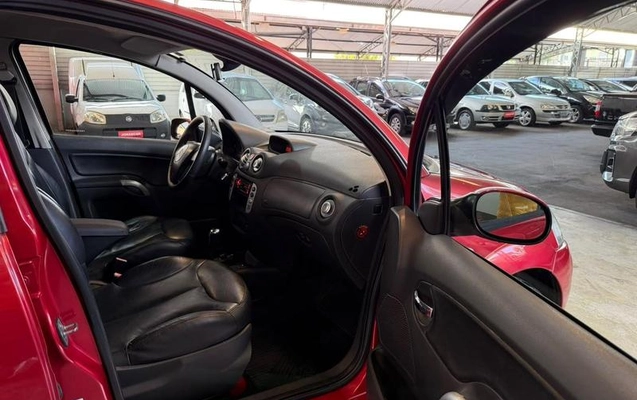 imagem-https://www.socarrao.com.br/sc-vehicle-images-prod/2158542/1789481972169-8061080_14_B_4f80fa4b07.jpeg