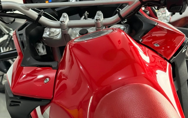 imagem-https://www.socarrao.com.br/sc-vehicle-images-prod/2159477/1781639718779-V2hhdHNBcHAgSW1hZ2UgMjAyNS0wOS0wNCBhdCAxNi4wMS41OSAoMykuanBlZw.jpeg