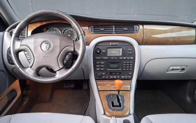 imagem-https://www.socarrao.com.br/sc-vehicle-images-prod/2160290/1786975319409-8034691_13_B_692ed59718.jpeg