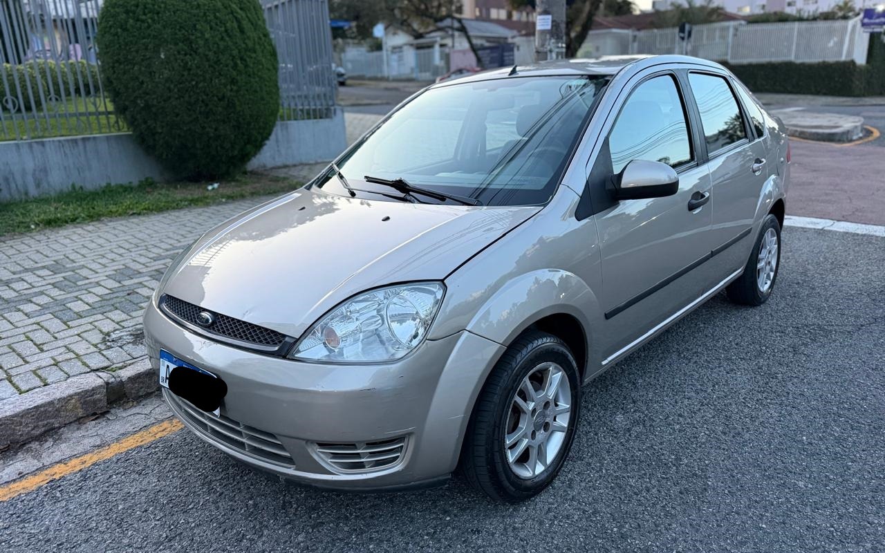 Ford Fiesta Sed. 1.6 8V Flex 4p 2007 Prata — foto 1 de 3