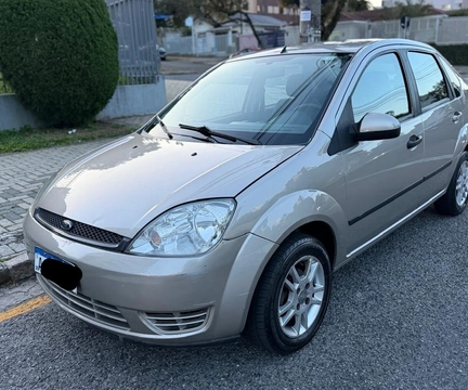 Ford Fiesta Sed. 1.6 8V Flex 4p 2007 Prata — foto 1 de 3