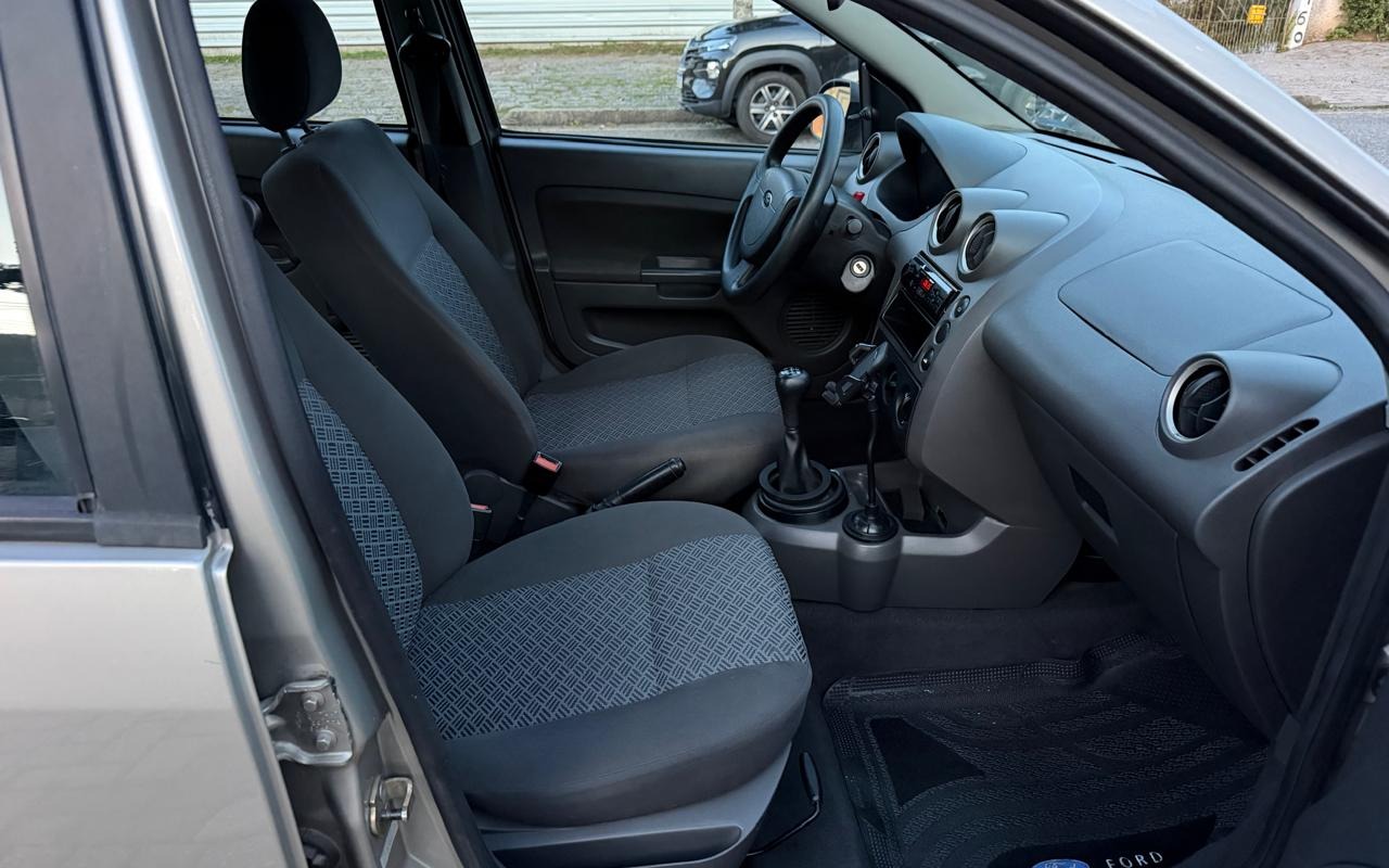 imagem-https://www.socarrao.com.br/sc-vehicle-images-prod/2160312/1781644605744-MTAuanBlZw.jpeg
