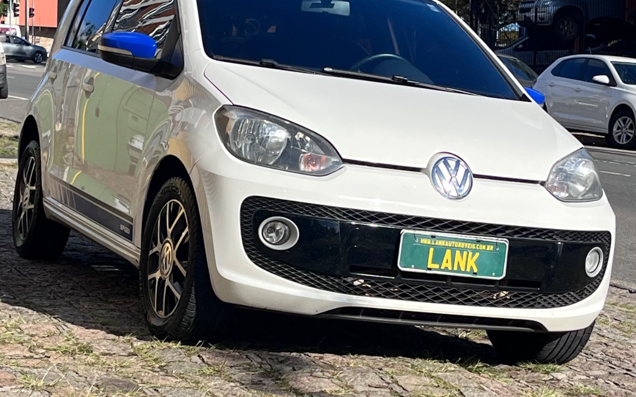 Volkswagen Up! 2017 Branco — foto 1 de 3