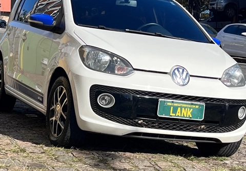 Volkswagen Up! 2017 Branco — foto 1 de 3