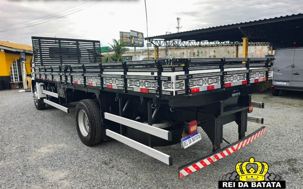imagem-https://www.socarrao.com.br/sc-vehicle-images-prod/2174376/1781697163511-NC5qcGc.jpg