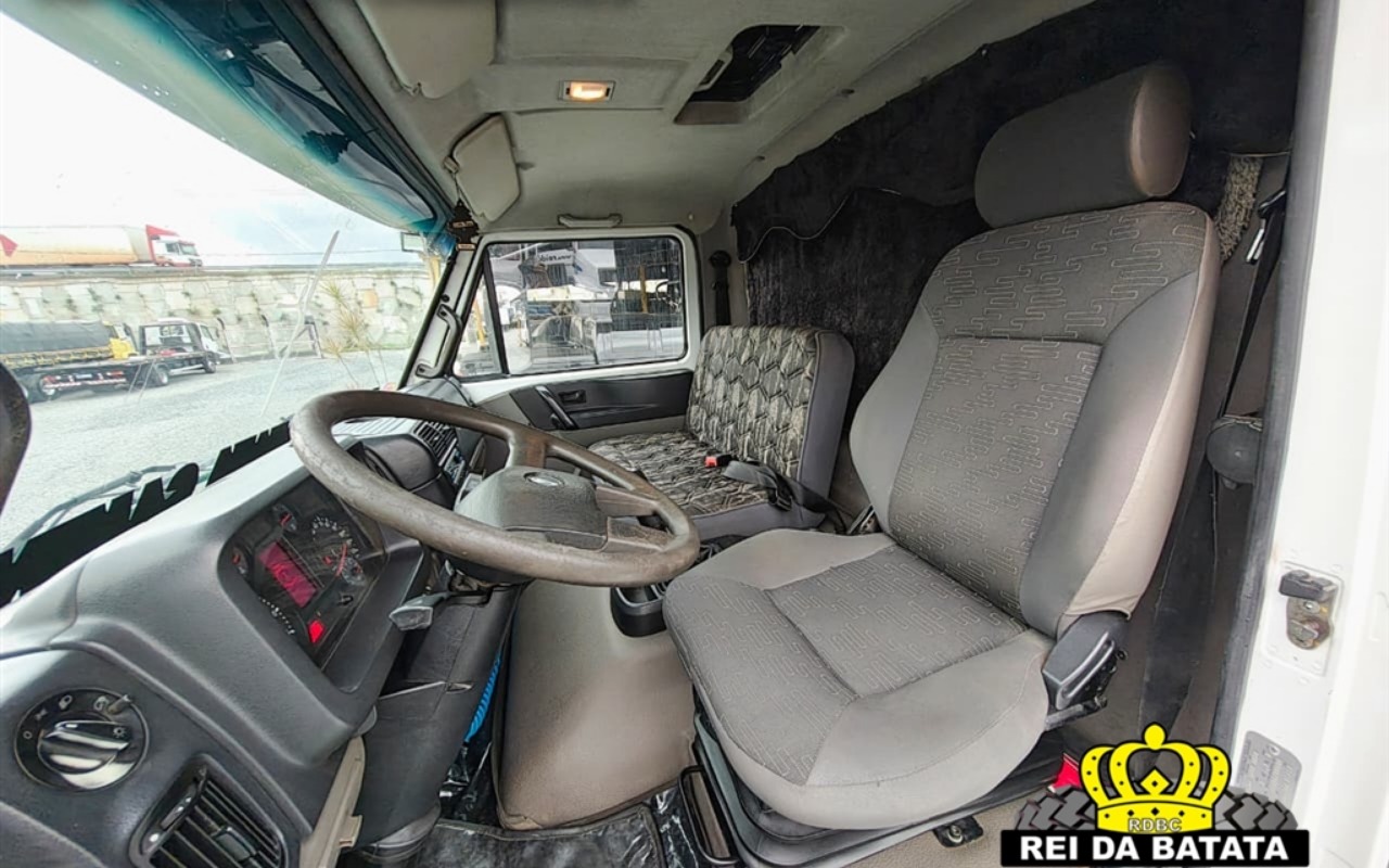 imagem-https://www.socarrao.com.br/sc-vehicle-images-prod/2174376/1781697163739-Ny5qcGc.jpg