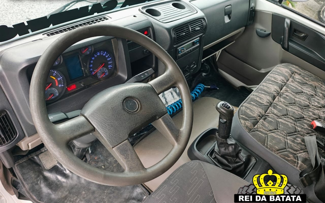 imagem-https://www.socarrao.com.br/sc-vehicle-images-prod/2174376/1781697163943-OS5qcGc.jpg