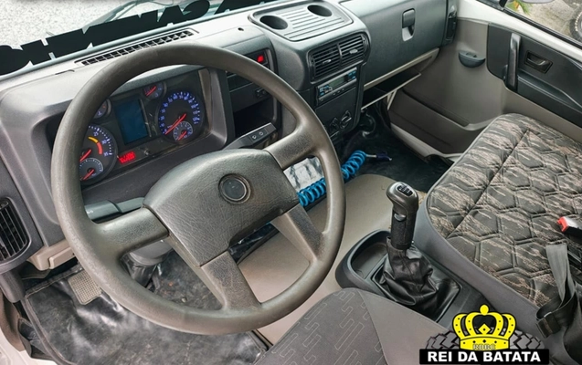imagem-https://www.socarrao.com.br/sc-vehicle-images-prod/2174376/1781697163943-OS5qcGc.jpg
