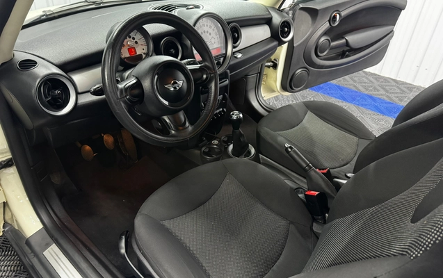 imagem-https://www.socarrao.com.br/sc-vehicle-images-prod/2174661/1781699231124-adaa5e66-acc2-4952-acb6-87f89fade8d0.jpeg