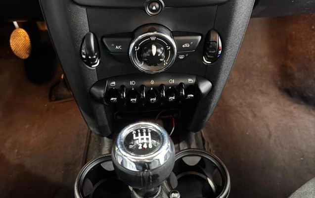 imagem-https://www.socarrao.com.br/sc-vehicle-images-prod/2174661/1781699231126-9a2d4452-6c43-4279-9a03-f75842d88714.jpeg