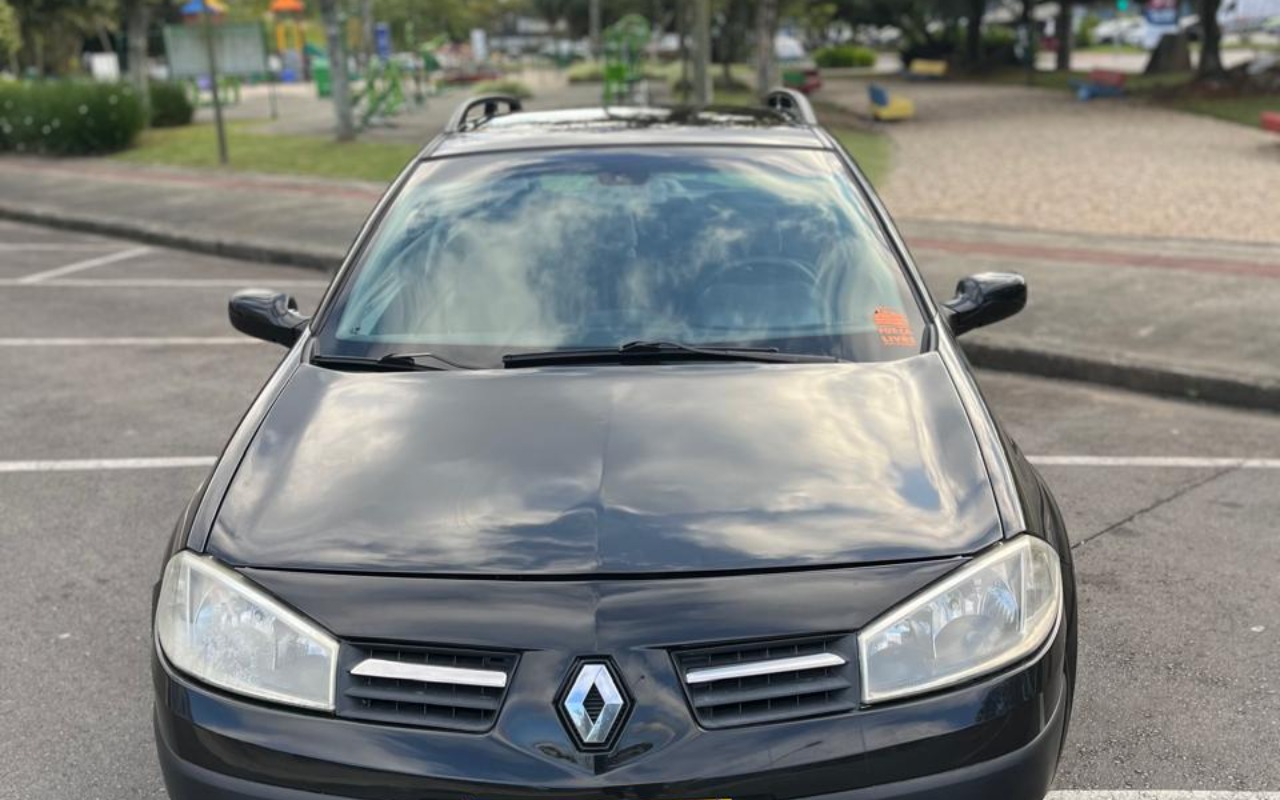 Renault Megane Grand Tour Dynam. Hi-Flex 1.6 16V na cor Preto em Joinville / SC - 2174710