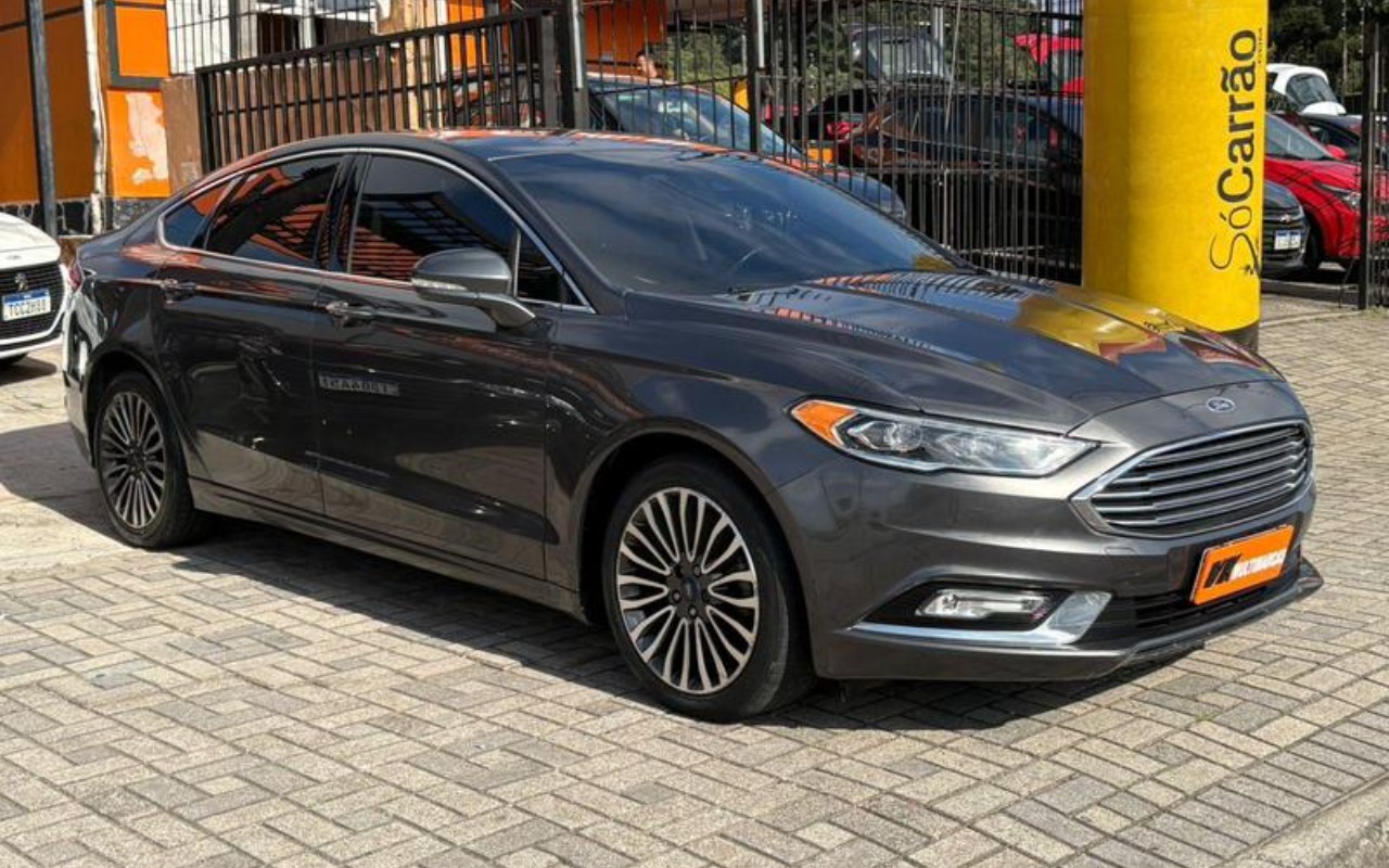 Ford Fusion Titanium 2.0 GTDI Eco. Fwd Aut. na cor Cinza em Curitiba / PR - 2174723
