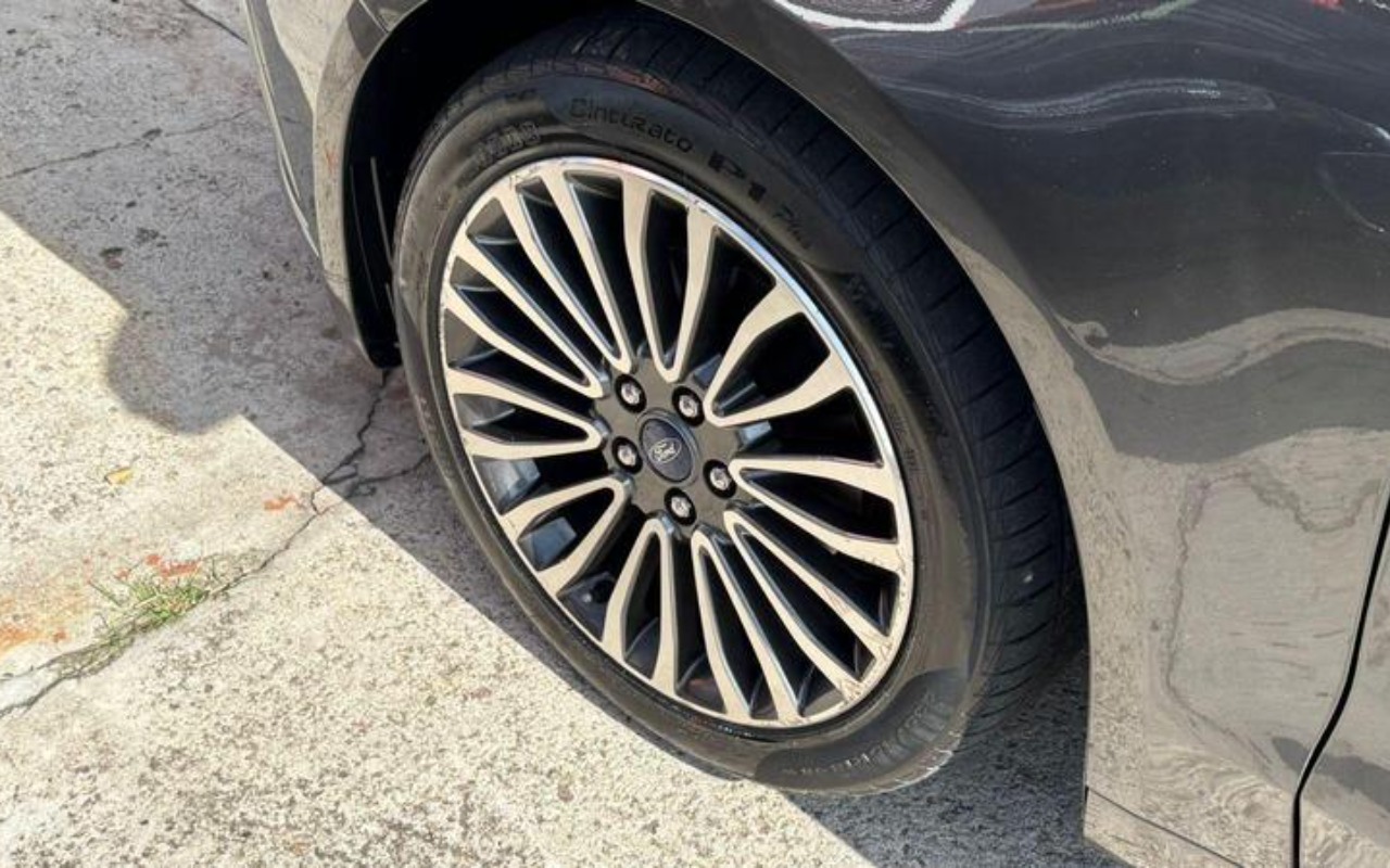 imagem-https://www.socarrao.com.br/sc-vehicle-images-prod/2174723/1781700814956-NzkyNjMyMF8xNV9CX2QzMzJlNDcyNzcuanBlZw.jpeg