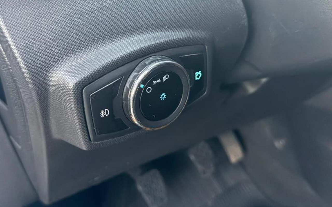imagem-https://www.socarrao.com.br/sc-vehicle-images-prod/2174743/1781701530154-ODE4MzI1NV8wX0JfODA3NTQ3YTZiYi5qcGVn.jpeg