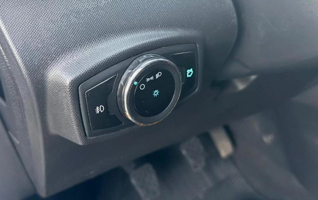 imagem-https://www.socarrao.com.br/sc-vehicle-images-prod/2174743/1781701530154-ODE4MzI1NV8wX0JfODA3NTQ3YTZiYi5qcGVn.jpeg