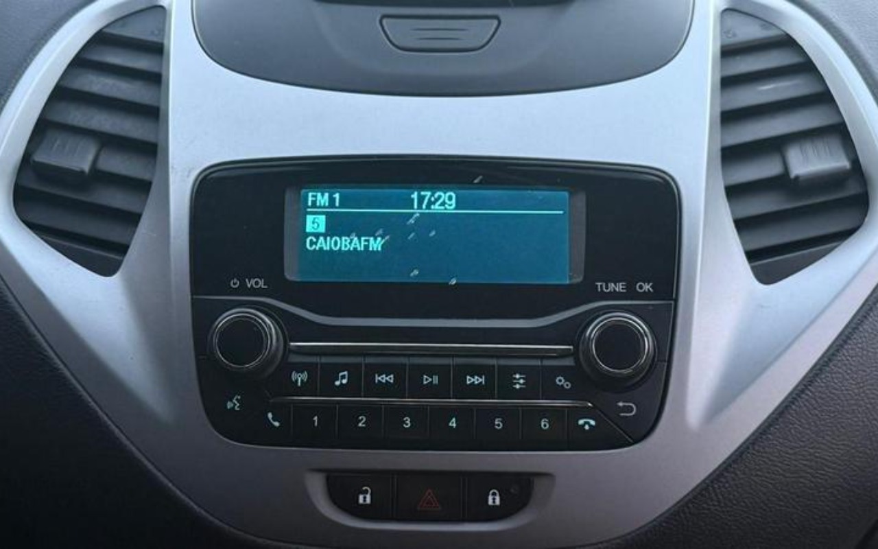 imagem-https://www.socarrao.com.br/sc-vehicle-images-prod/2174743/1781701530464-ODE4MzI1NV8wX0JfYzZhOTgxOWEzOS5qcGVn.jpeg