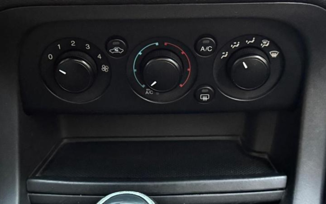 imagem-https://www.socarrao.com.br/sc-vehicle-images-prod/2174743/1781701530542-ODE4MzI1NV8wX0JfZWQyZjY2MmNiNi5qcGVn.jpeg