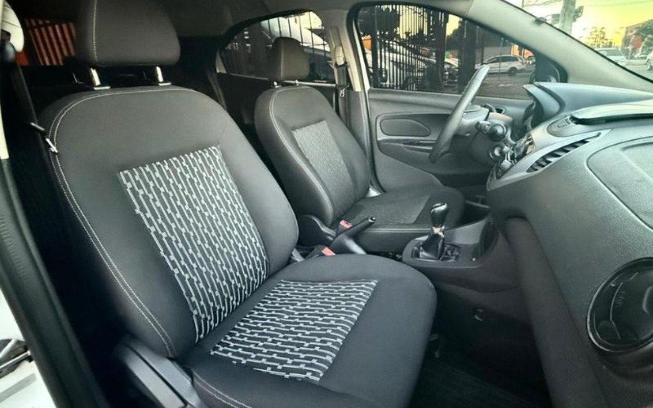 imagem-https://www.socarrao.com.br/sc-vehicle-images-prod/2174743/1781701530675-ODE4MzI1NV8yX0JfZDI2OTc3MDJkOC5qcGVn.jpeg
