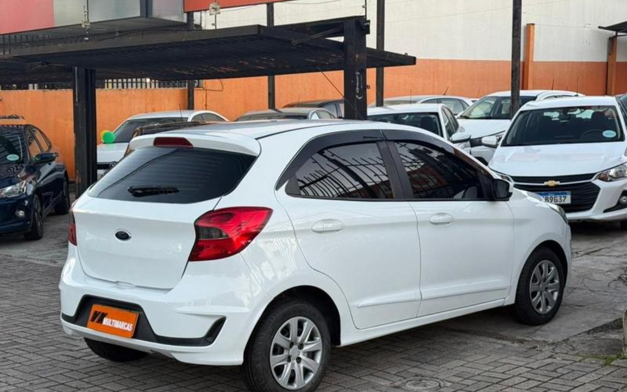 imagem-https://www.socarrao.com.br/sc-vehicle-images-prod/2174743/1781701531058-ODE4MzI1NV80X0JfMzQxMmUyYTk5Yy5qcGVn.jpeg