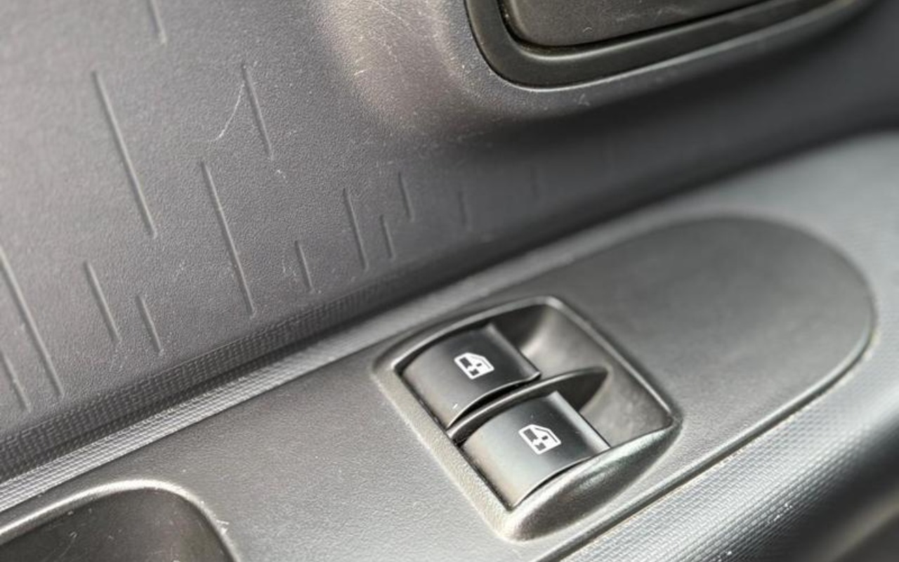 imagem-https://www.socarrao.com.br/sc-vehicle-images-prod/2174816/1781703281806-ODAyNTcwMV8wX0JfZTNlNjMyOTdmNi5qcGVn.jpeg