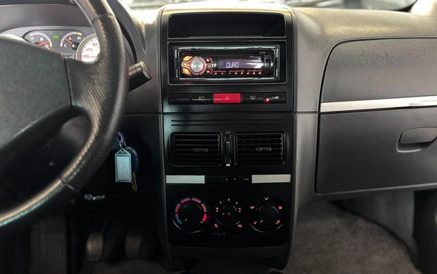 imagem-https://www.socarrao.com.br/sc-vehicle-images-prod/2174939/1789390403849-8192965_5_B_938c351868.jpeg