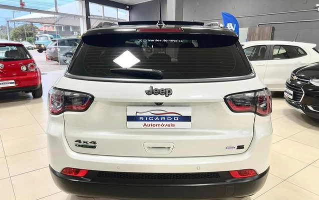 imagem-https://www.socarrao.com.br/sc-vehicle-images-prod/2174993/1788273237177-8142864_0_B_f2c88d39f4.jpeg