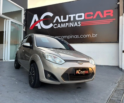Ford Fiesta 2014 Prata — foto 1 de 3