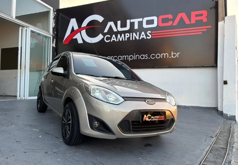 Ford Fiesta 2014 Prata — foto 1 de 3