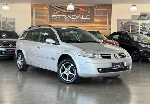 Renault Megane 2011 Prata — foto 1 de 3