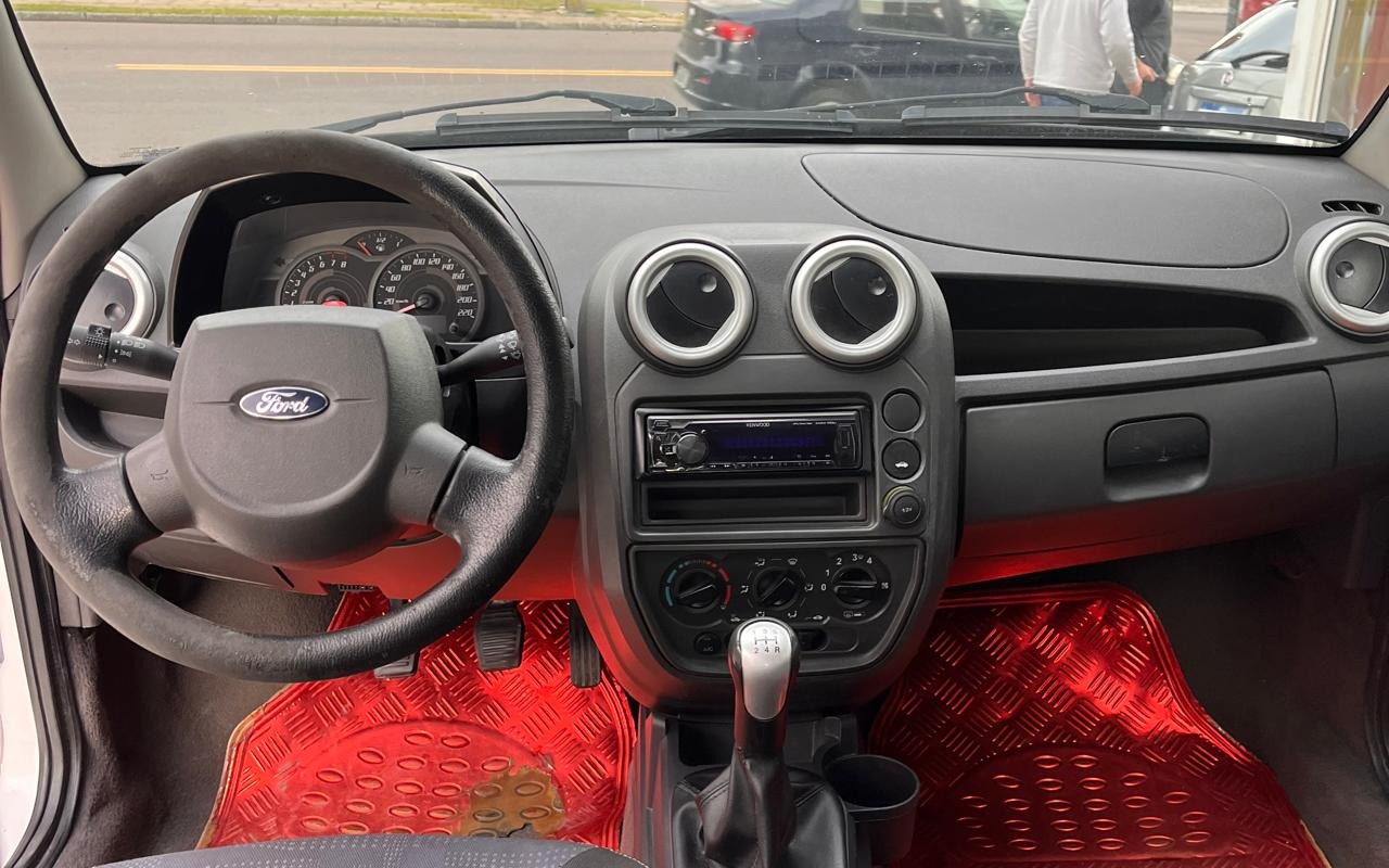 imagem-https://www.socarrao.com.br/sc-vehicle-images-prod/2175163/1782743996111-MmUwZTFlYjAtZTkxYS00OGQ2LWJhY2UtYzhkNTAyZmJmMDgxLmpwZw.jpg