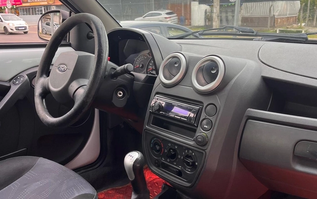imagem-https://www.socarrao.com.br/sc-vehicle-images-prod/2175163/1782743996182-YzVmNWJkNDMtZjc0Yy00OTc1LThiY2EtNjVkZjJjOTk3NTFjLmpwZw.jpg
