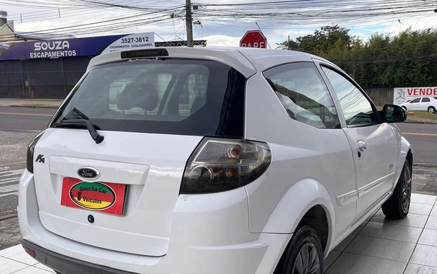 imagem-https://www.socarrao.com.br/sc-vehicle-images-prod/2175163/1782743996496-ZDc3NzBkZDAtNDgzYS00Y2RhLTkzZTctZjEzNWI1Mzg2ZWRlLmpwZw.jpg