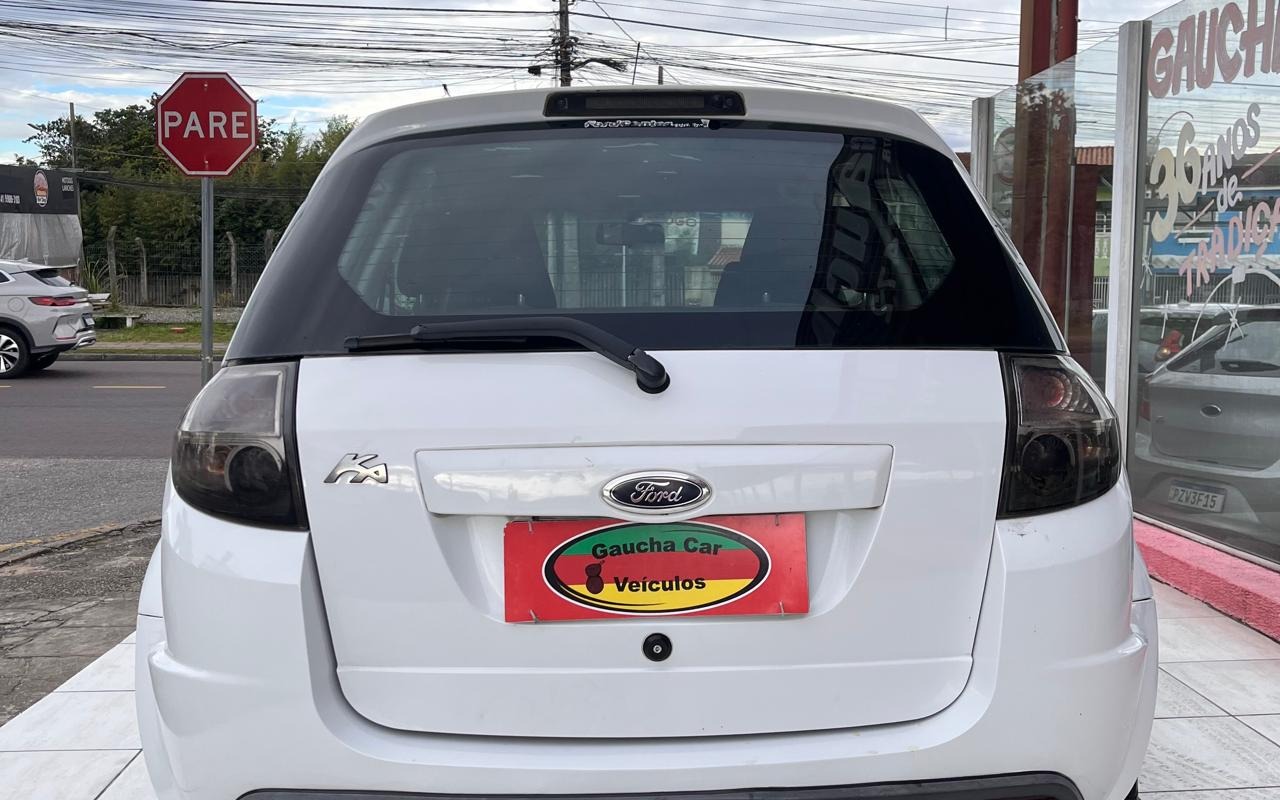 imagem-https://www.socarrao.com.br/sc-vehicle-images-prod/2175163/1782743996571-MjQ5M2ZlZTEtYzk0ZS00YmM1LTg0OGEtYWQ0OWZkZmVjNTgyLmpwZw.jpg